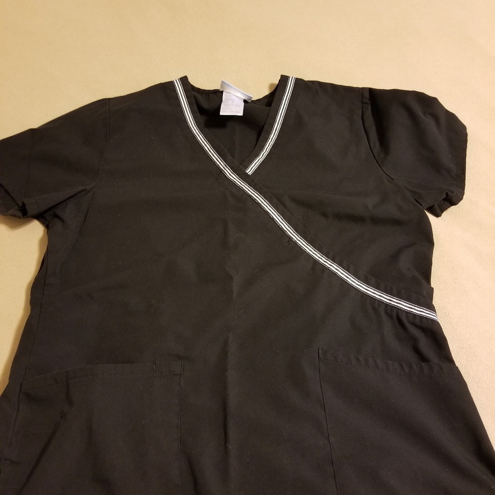 Scrub top